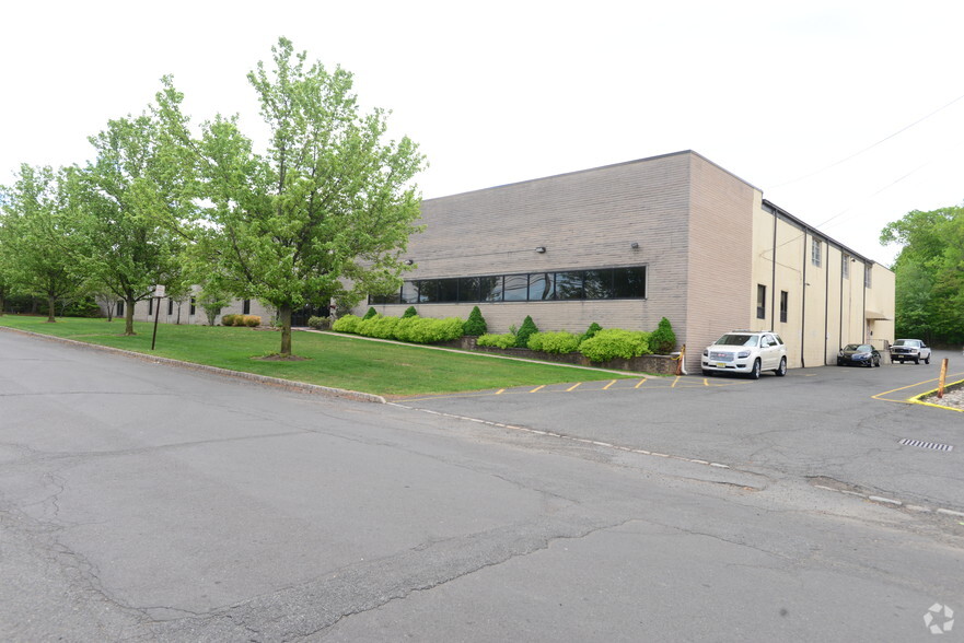 Primary Photo Of 40 Industrial Rd, Berkeley Heights Warehouse For Lease