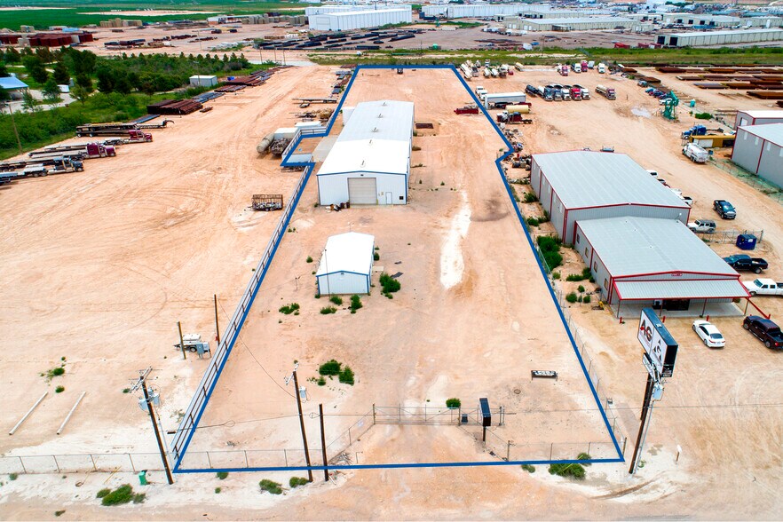 More Photos Of 2800 E I-20 Service, Midland Warehouse For Lease