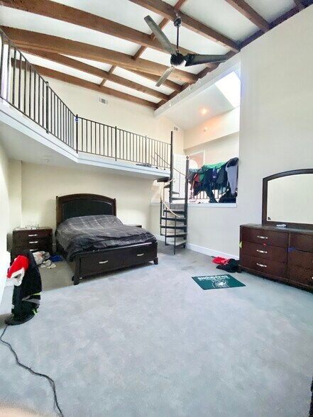 More Photos Of 8329 Delaware Ave, Upper Darby Service For Sale