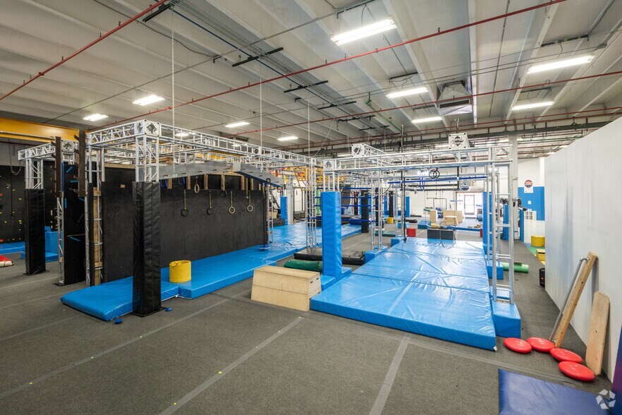 More Photos Of 750 Garden Of The Gods Rd, Colorado Springs Storefront For Lease