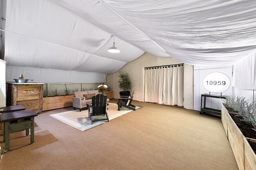 More Photos Of 10959 Venice Blvd, Los Angeles Flex For Sale
