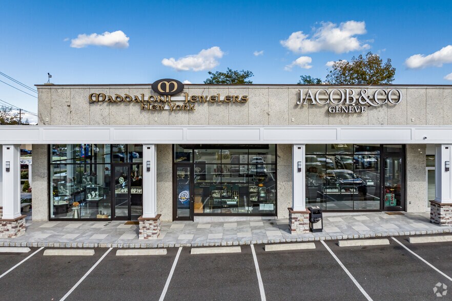 More Photos Of 1870 E Jericho Tpke, Huntington General Retail For Lease