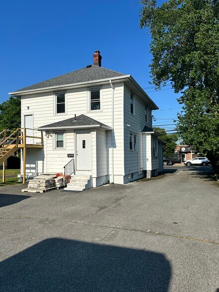 More Photos Of 166 Higbie Ln, West Islip Storefront Retail Office For Lease