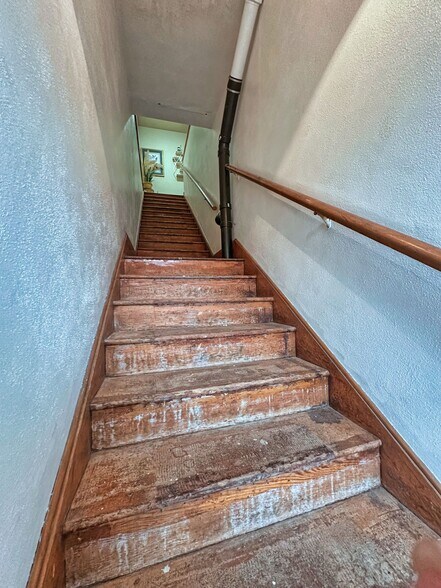 More Photos Of 111 2nd S Ave, Okanogan Storefront Retail Office For Sale