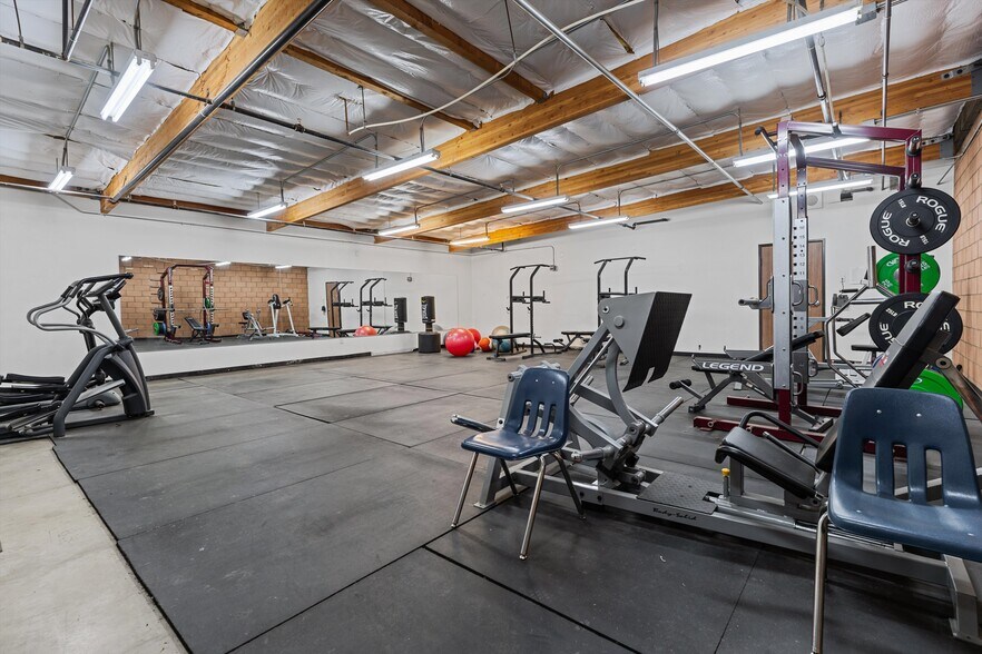 More Photos Of 3700 W Avenue L, Lancaster Schools For Lease
