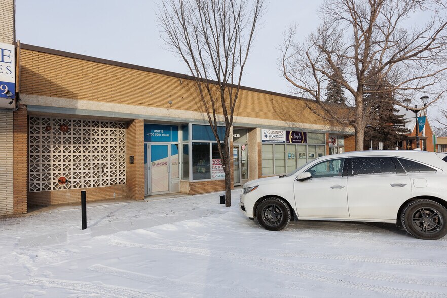 More Photos Of 4730A 50 St, Red Deer Storefront Retail Office For Lease