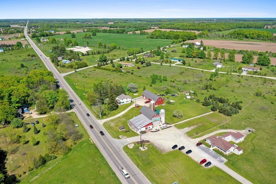 More Photos Of 6216 WI-42, Egg Harbor General Retail For Sale