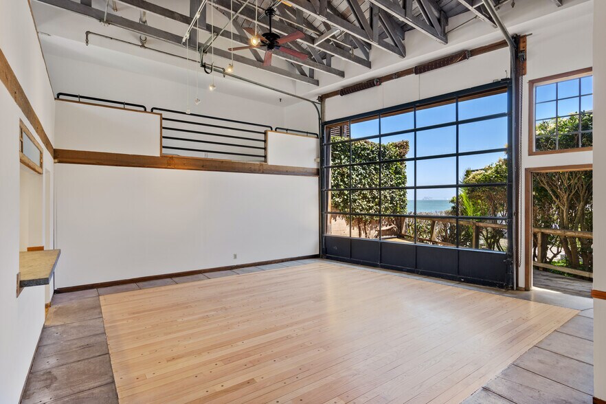 More Photos Of 668 Bridgeway, Sausalito Storefront For Sale