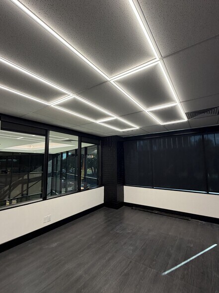 More Photos Of 17130 N Dallas Pky, Dallas Office For Sale