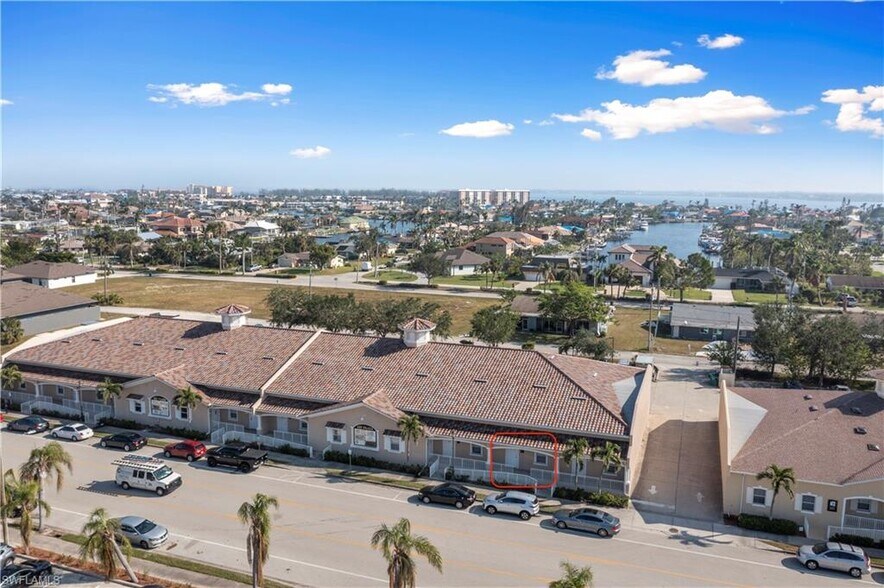 More Photos Of 4519 SE 16th Pl, Cape Coral Light Distribution For Lease