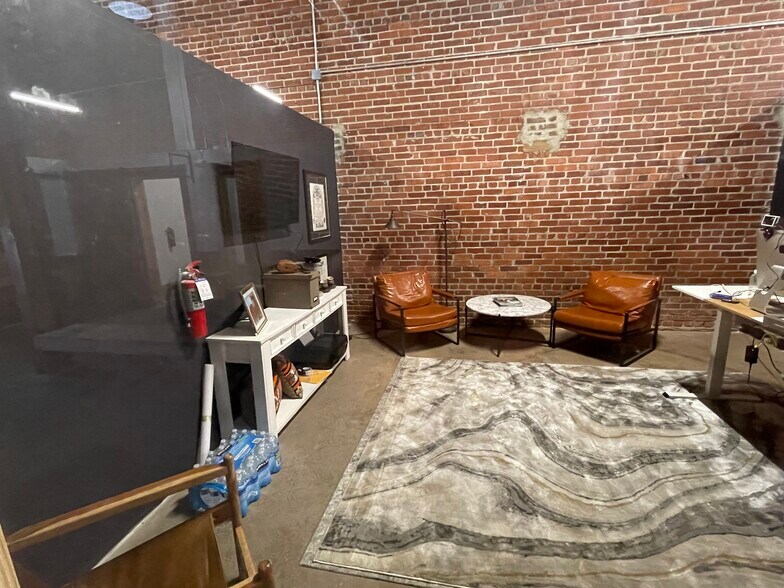 More Photos Of 1320 Hampton Avenue Ext, Greenville Unknown For Lease