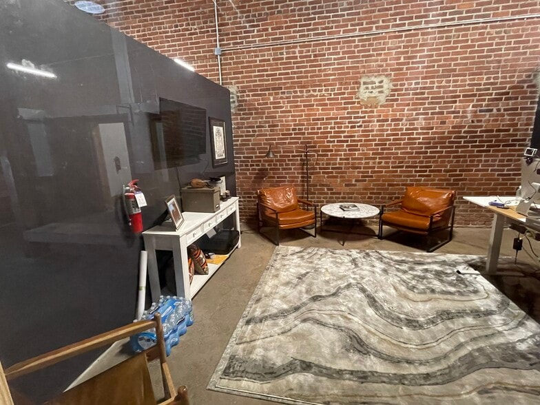 More Photos Of 1320 Hampton Avenue Ext, Greenville Storefront Retail Office For Lease