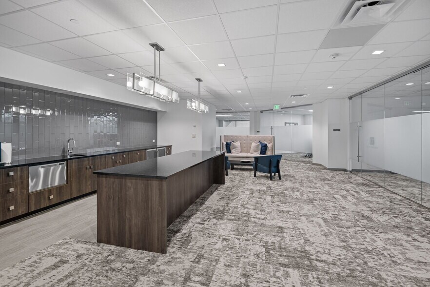 More Photos Of 900 S Gay St, Knoxville Office For Sale
