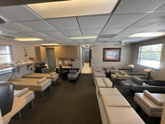 More Photos Of 555 Avenue L NW, Winter Haven Medical For Lease