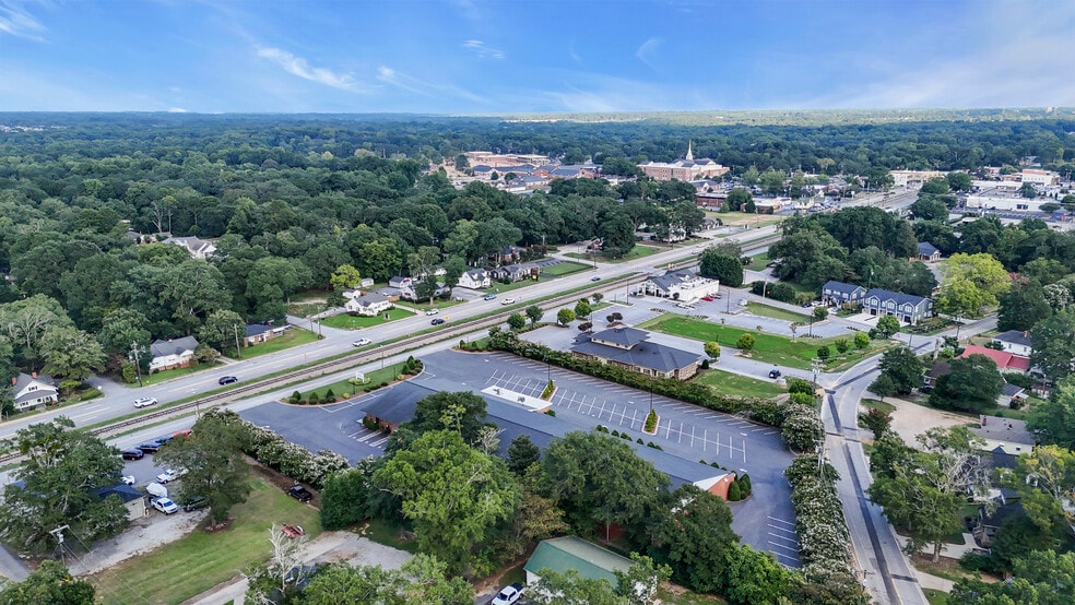 More Photos Of 313 N Main St, Simpsonville Freestanding For Sale