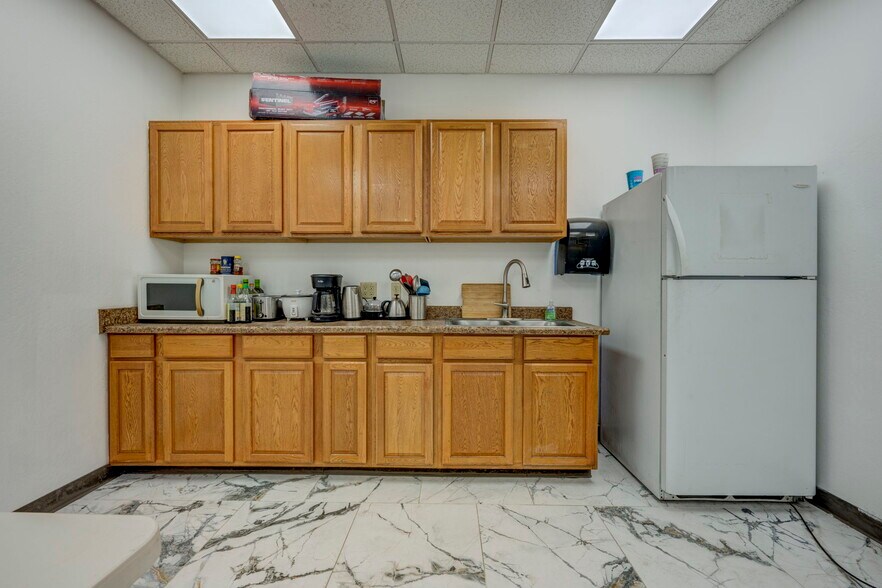 More Photos Of 575-585 Reactor Way, Reno Distribution For Lease