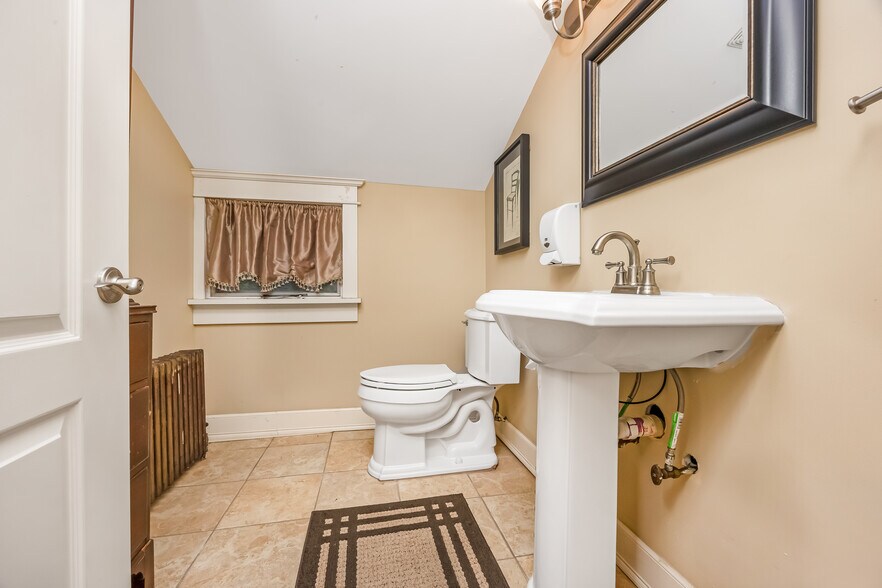 More Photos Of 645 Middle Country Rd, Middle Island Office For Sale