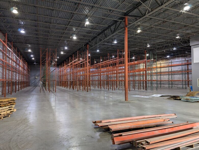 More Photos Of 12860-12864 NW South River Dr, Medley Warehouse For Lease