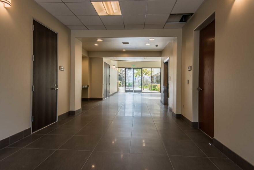 More Photos Of 4580 E Thousand Oaks Blvd, Westlake Village Office For Lease