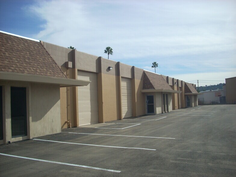 Primary Photo Of 379-409 N Johnson Ave, El Cajon Service For Lease
