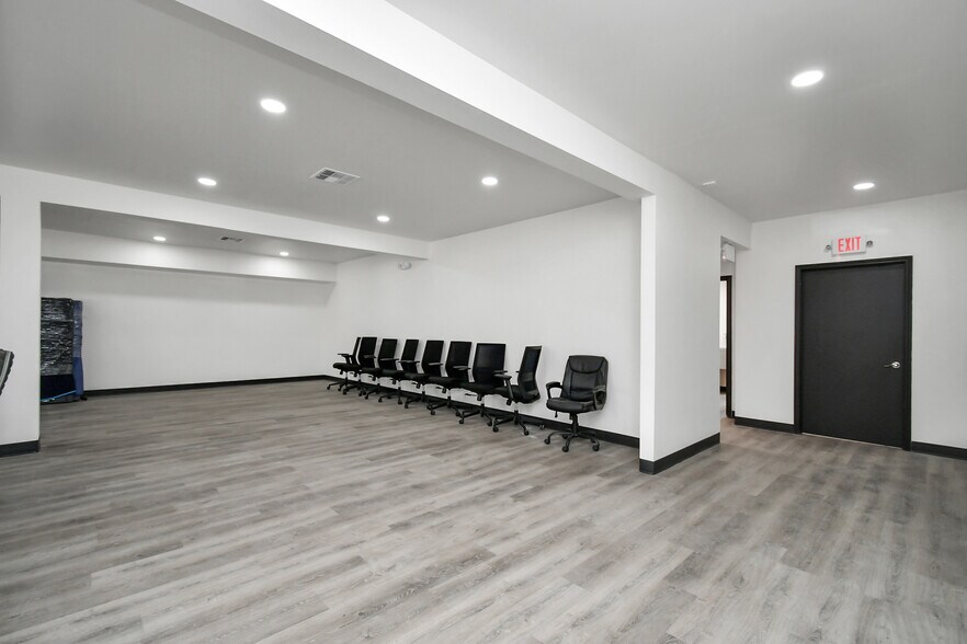 More Photos Of 421 Little York Rd, Houston Truck Stop For Lease