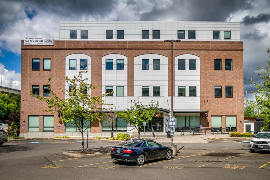 More Photos Of 1631 NW Thurman St, Portland Loft Creative Space For Sale