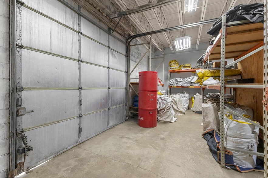 More Photos Of 24134 W Warren St, Dearborn Heights Freestanding For Sale