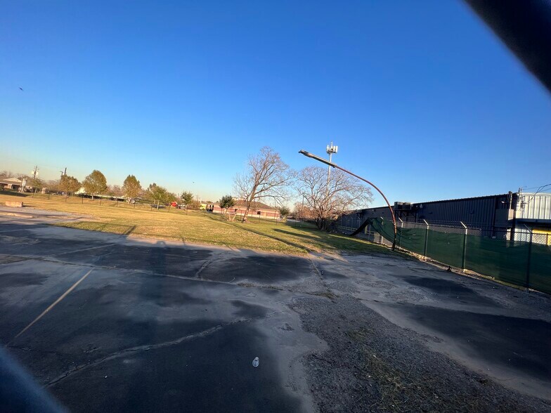 More Photos Of 1811 Shaver, Pasadena Land For Sale