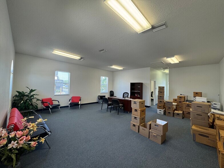 More Photos Of 1614 S Ridgewood Ave, Daytona Beach Medical For Lease