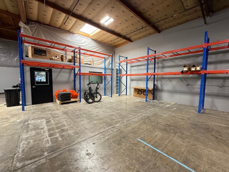 More Photos Of 10725 Ellis Ave, Fountain Valley Distribution For Lease