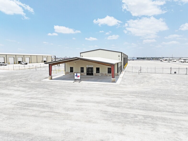 More Photos Of 13800 W Interstate 20 E, Odessa Industrial For Lease