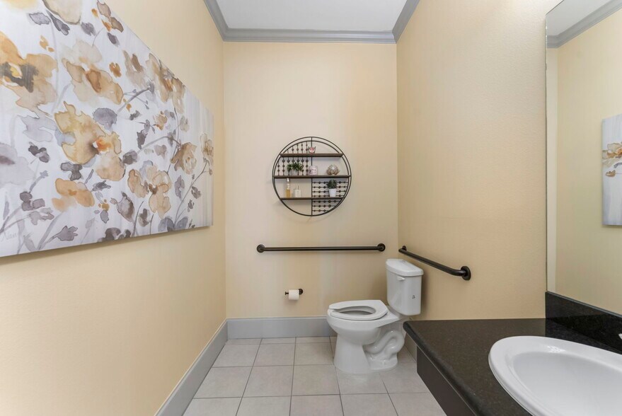 More Photos Of 256 Ed English Dr, Shenandoah Medical For Sale
