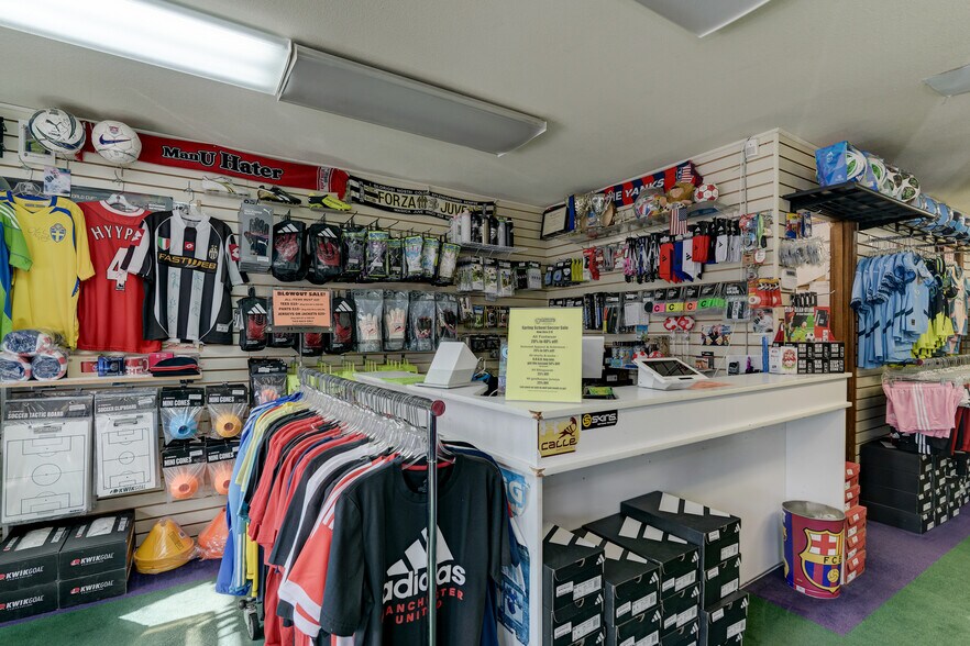 More Photos Of 3700 Pacific Ave SE, Olympia General Retail For Sale