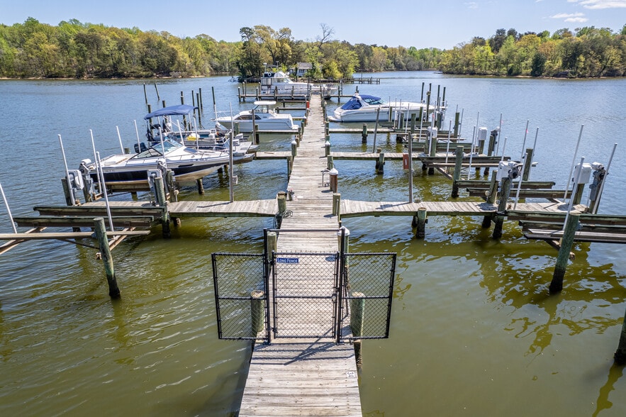 More Photos Of 7813 Leymar Rd, Glen Burnie Marina For Sale
