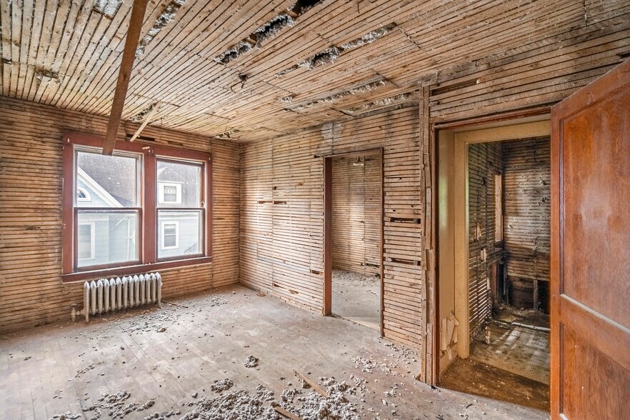 More Photos Of 93 Walnut St, Binghamton Apartments For Sale