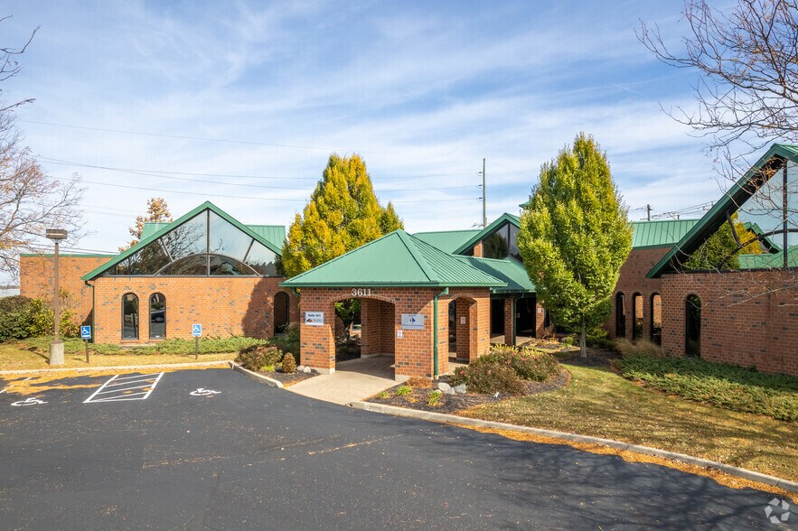More Photos Of 3611 Socialville Foster Rd, Mason Medical For Lease