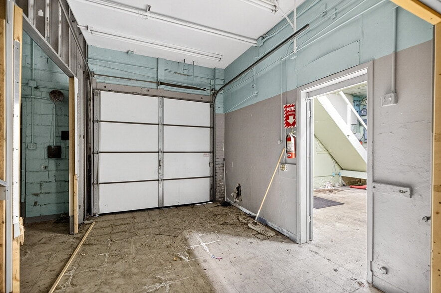 More Photos Of 4127-4141 Mayfield Rd, South Euclid Office For Sale