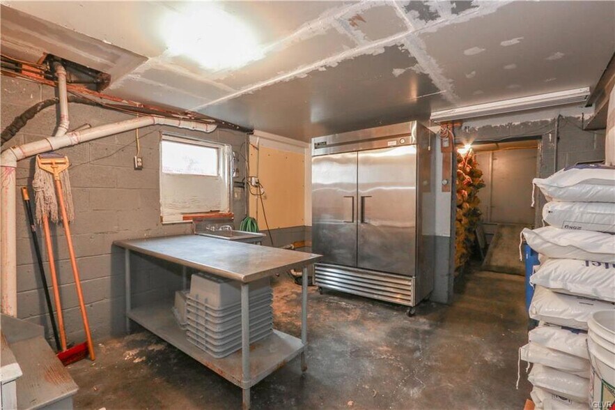 More Photos Of 954 Pembroke Rd, Bethlehem Restaurant For Sale