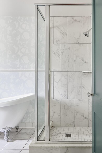 More Photos Of 173 E Chestnut St, Asheville Hotel For Sale