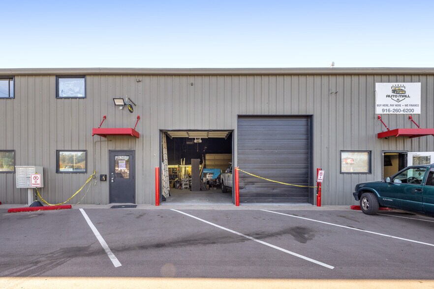 More Photos Of 5225 Sheridan Blvd, Arvada Warehouse For Sale