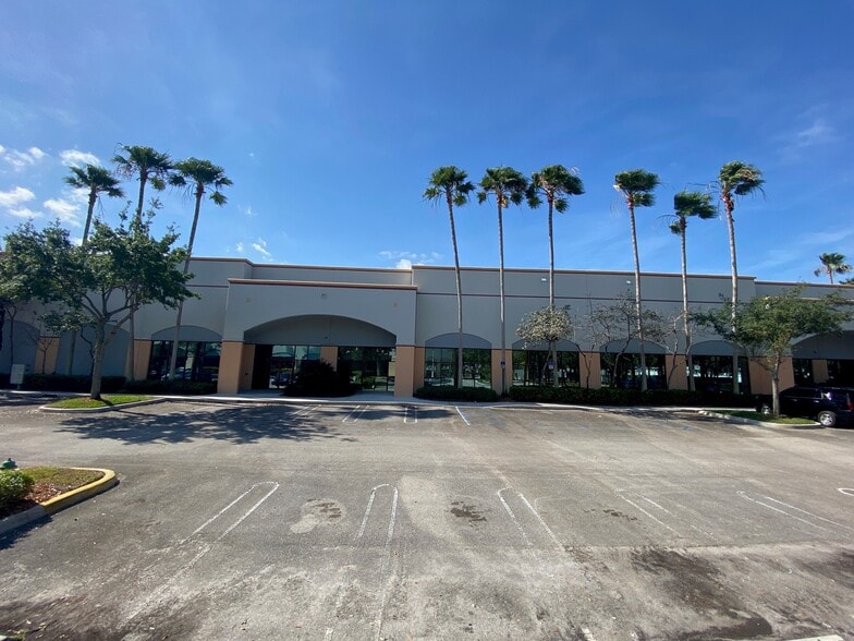 More Photos Of 3100-3130 Commerce Pky, Miramar Light Manufacturing For Lease