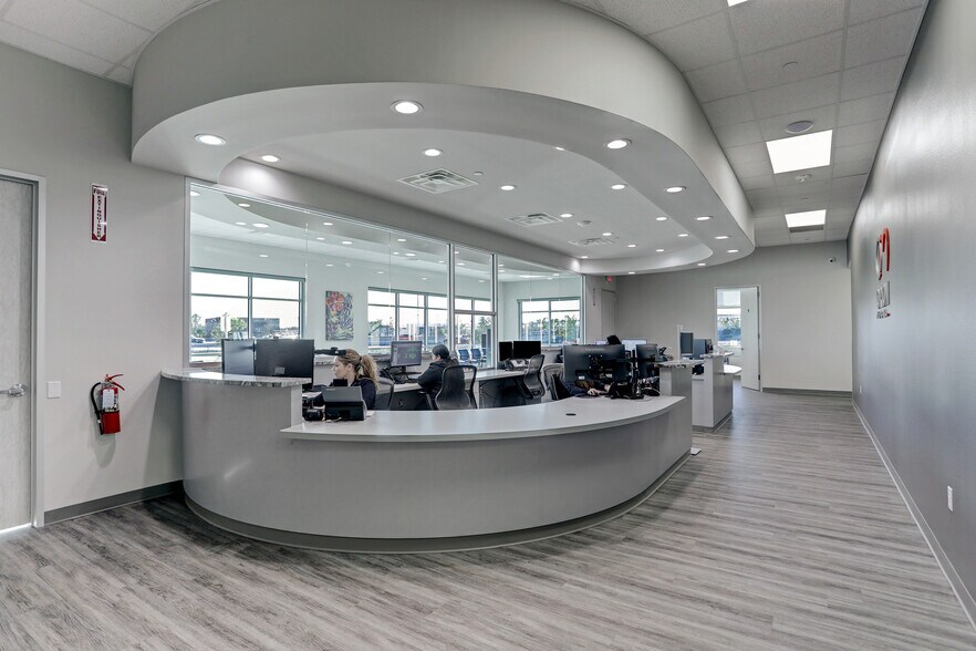 More Photos Of 13009 Gulf Commerce Dr, Houston Medical For Lease