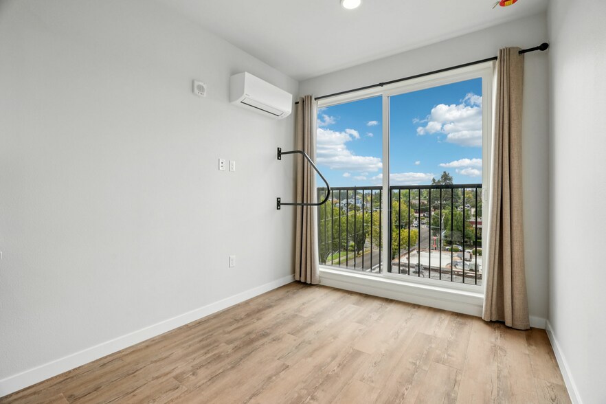 More Photos Of 120 Bush St S, Salem Apartments For Lease