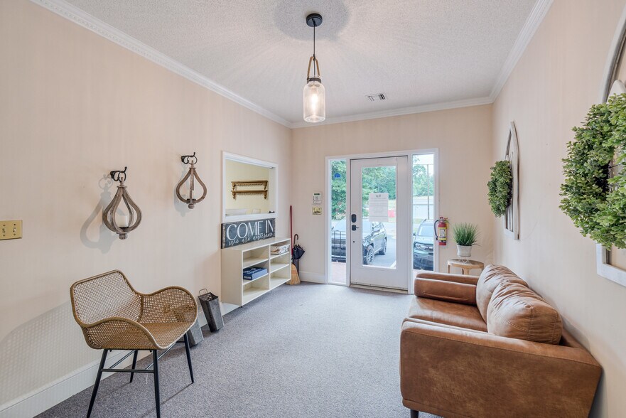 More Photos Of 1924 McConnell Springs Rd, Anderson Coworking Space