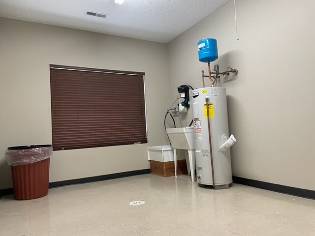 More Photos Of 835 S 9th Ave, Haubstadt Medical For Lease