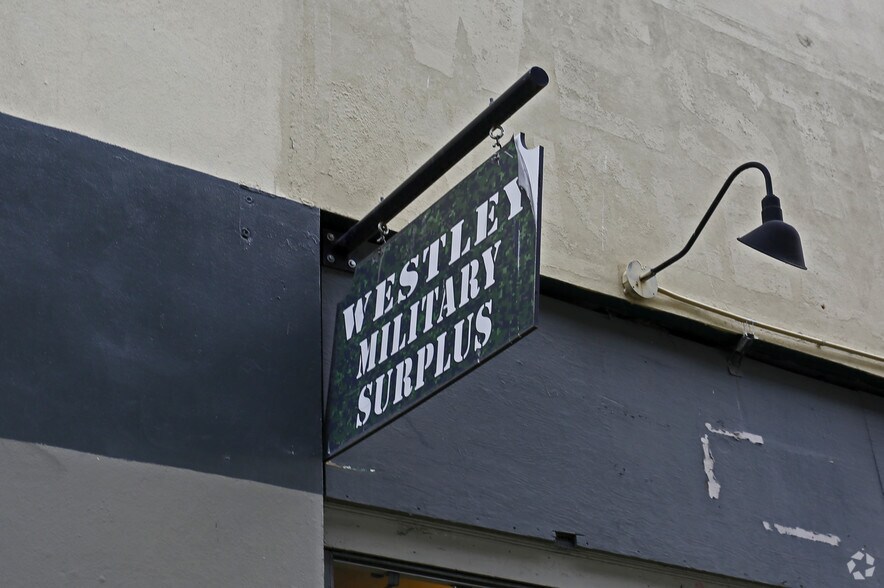 More Photos Of 525 Front St, New Westminster Theater Concert Hall For Lease