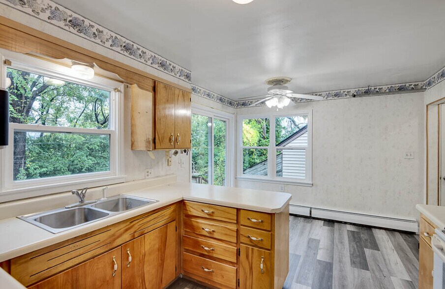 More Photos Of 32 E Mendota Rd, Inver Grove Heights Auto Dealership For Sale