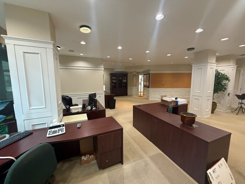 More Photos Of 7917 Ivanhoe Ave, La Jolla Office For Lease