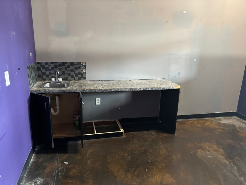 More Photos Of 1905 Rice Rd, Matthews Unknown For Lease