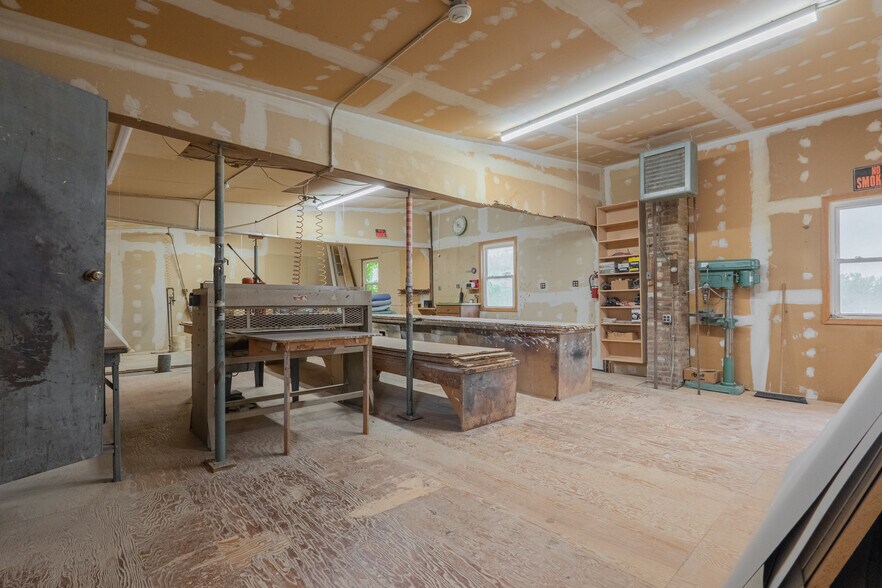 More Photos Of 209-211 Central Ave, East Newark Manufacturing For Sale